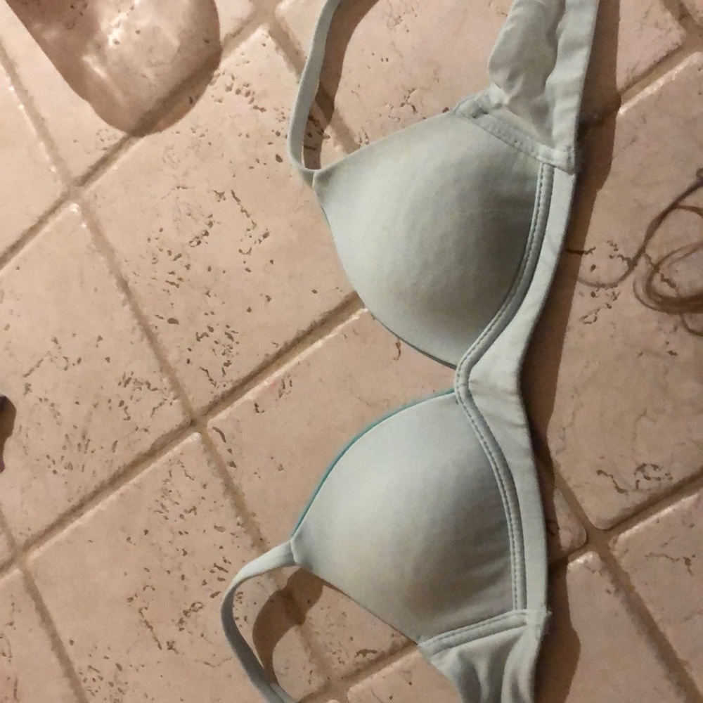 30-32 A bra